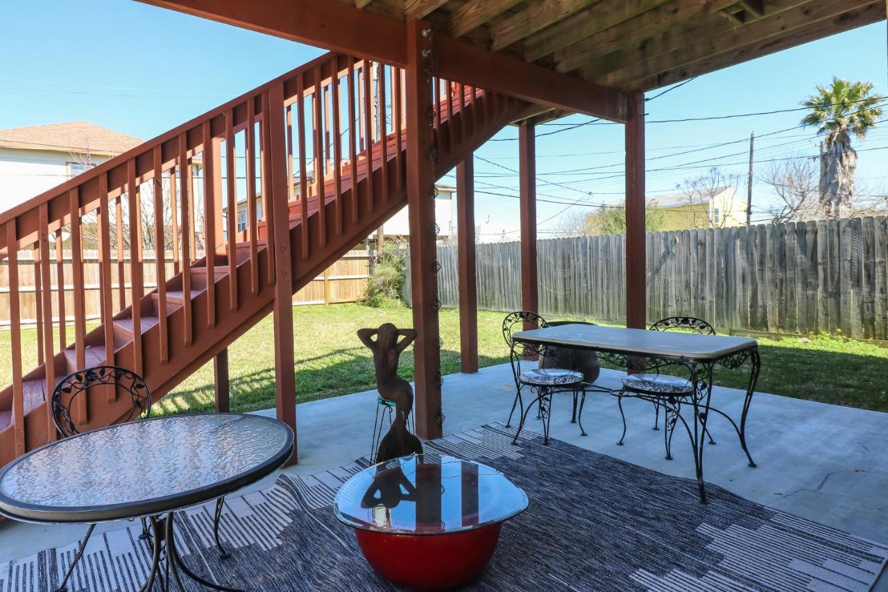 Perfect Location Spacious Yard Coffee Bar At This Lovely Beach Home Galveston Exterior photo